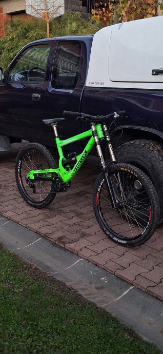 commencal supreme dh v2 2011