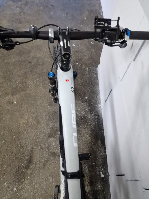 cube reaction carbon frame