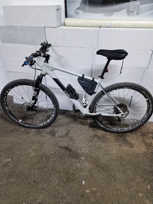 cube reaction carbon frame