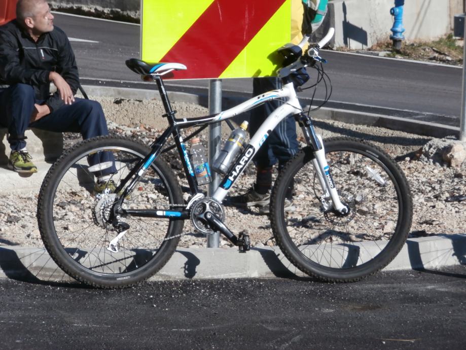 HARO FLIGHTLINE SPORT HARDTAIL