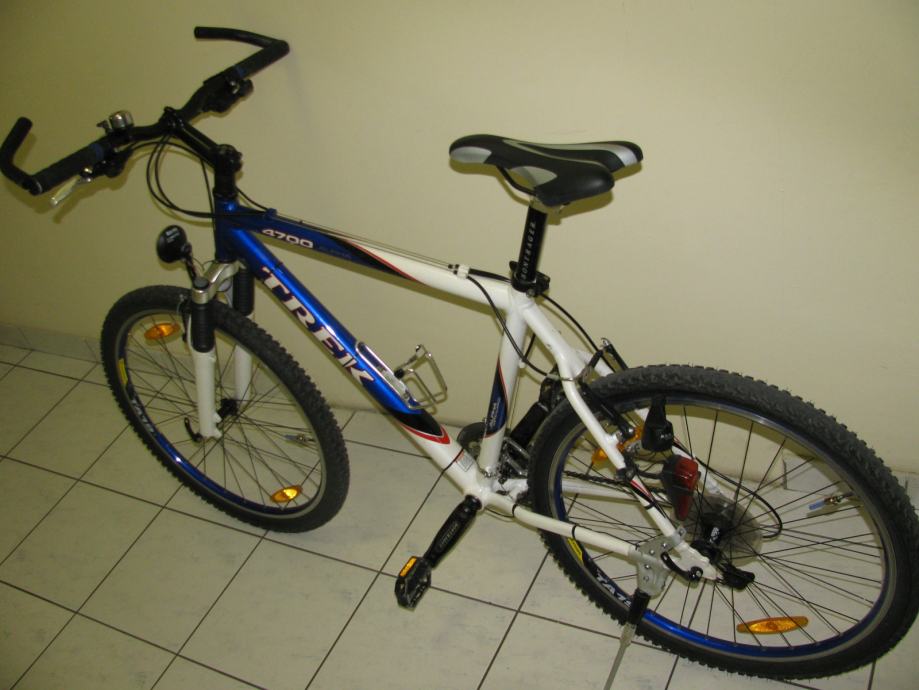 trek 4700 mountain bike