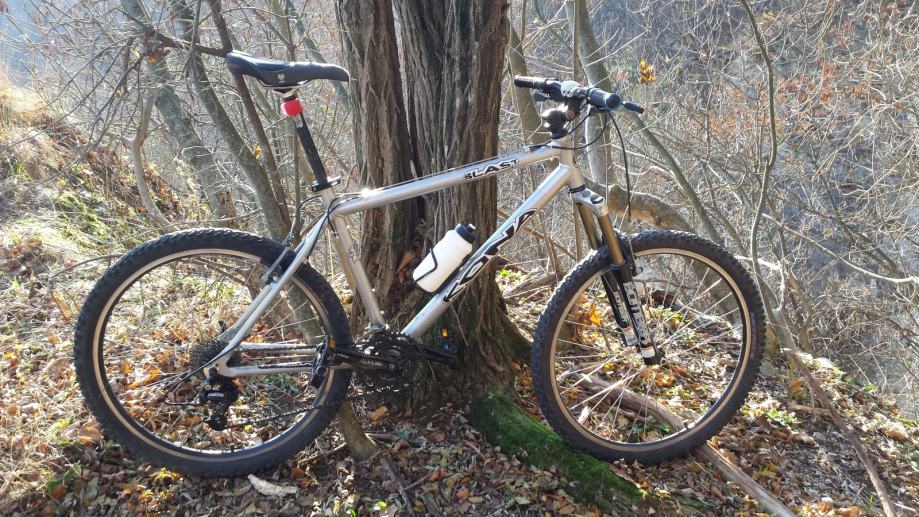 PRODAJEM MTB BICIKL KONA BLAST XC HARDTAIL