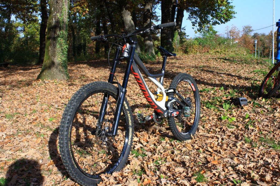 Prodajem Downhill MTB bike Specialized Demo 8 2 2015 650b XL(L)