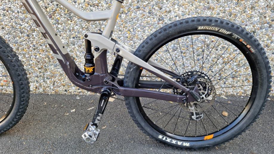 commencal meta orange