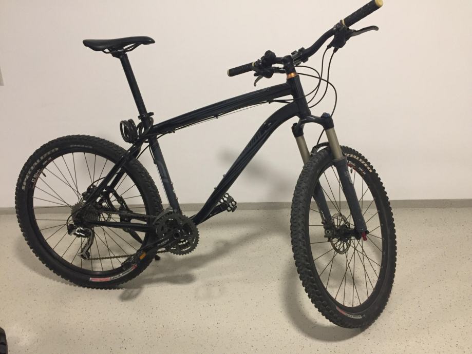 how to blow up racing bike tyres