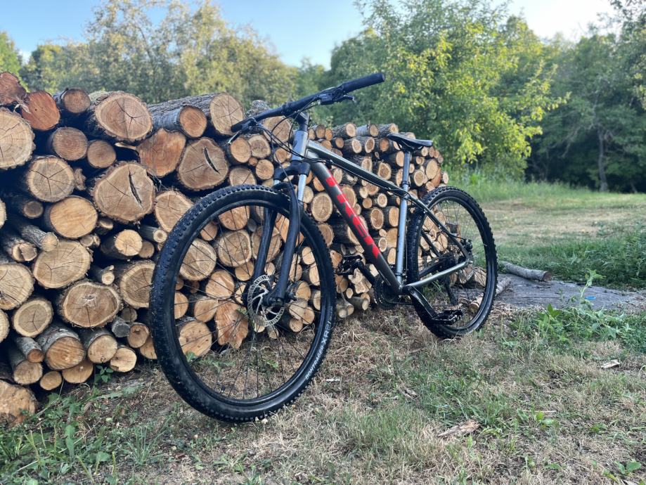 2020 trek marlin 4
