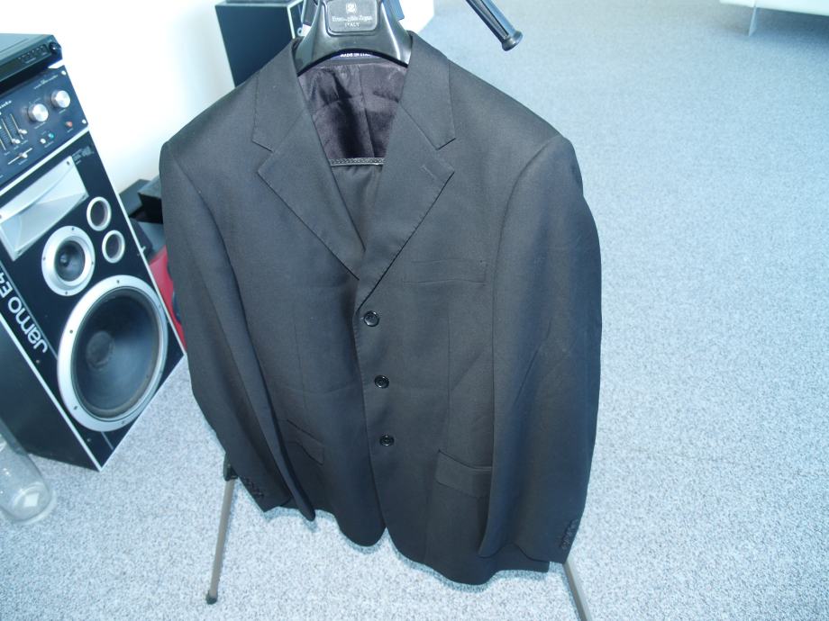 Zegna crno muško odijelo, malo nošeno, veličina 54, HITNO!