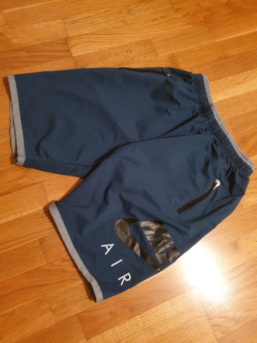 Nike kratke hlače, veličine XL
