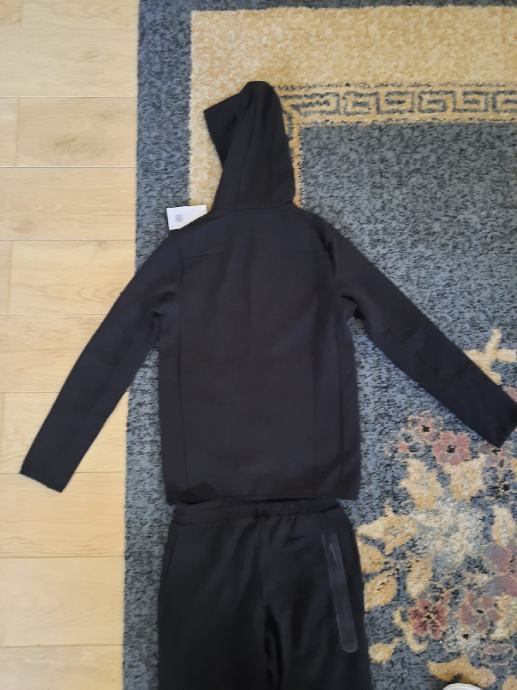 tech fleece komplet crni