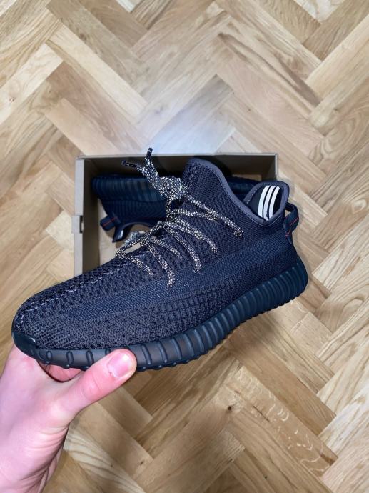 adidas yeezy static black