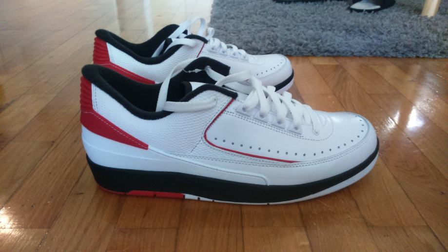 Nike Air Jordan 2 Retro Low ''Bred'' košarkaške tenisice broj 44