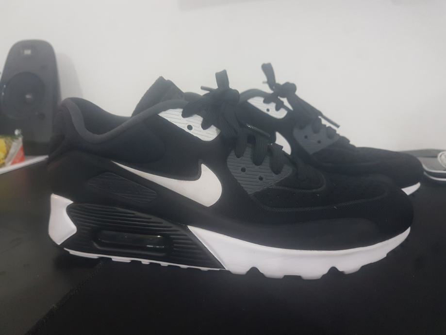 air max command intersport