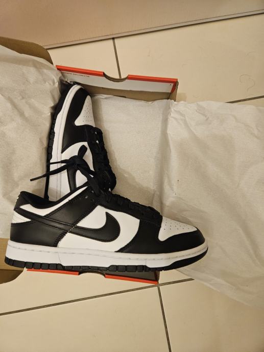 dunk low black white 42