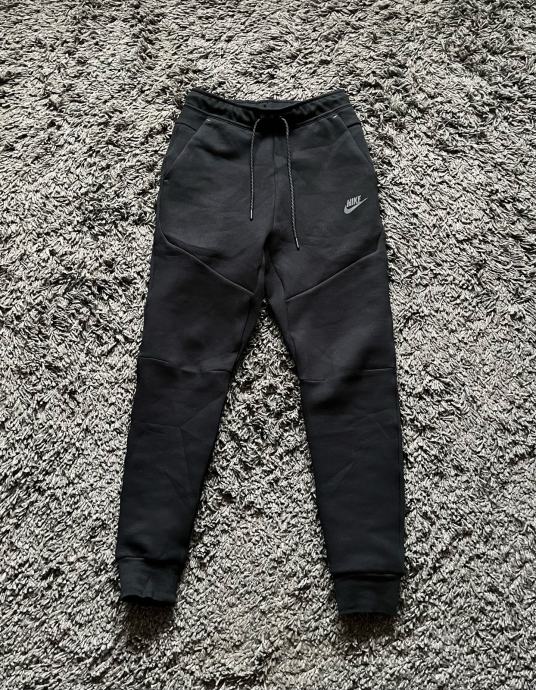 Nike Tech Fleece crni donji dio