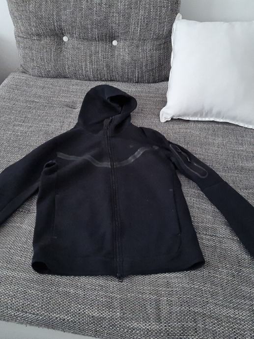Nike Tech Fleece crni