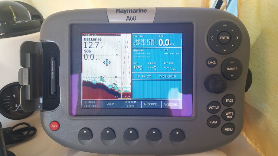 RAYMARINE A60 Fishfinder / Ploter + Navionics kartografija