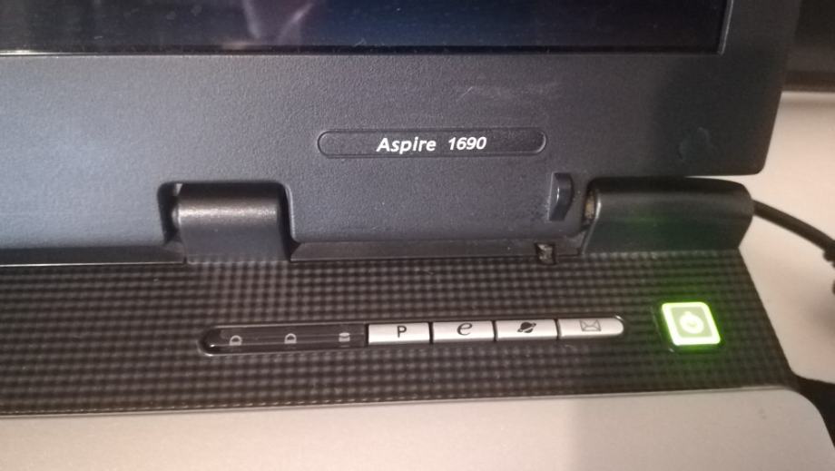 Acer laptop 1690