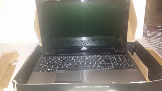 Prodajem laptop Acer Aspire 5553 5553g komplet po dijelovima!