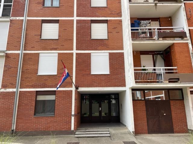 126. Vukovar, Olajnica 17/25 stan 44,20 m2 4 kat bez lifta s zatvoreno (prodaja)