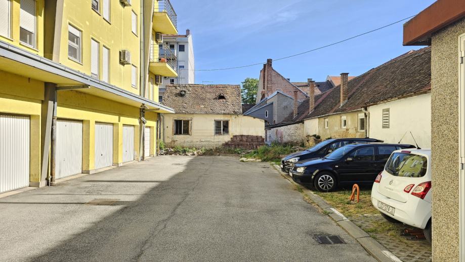 2sobni stan za adaptaciju, 33 m2, Naselje A. Cesarca