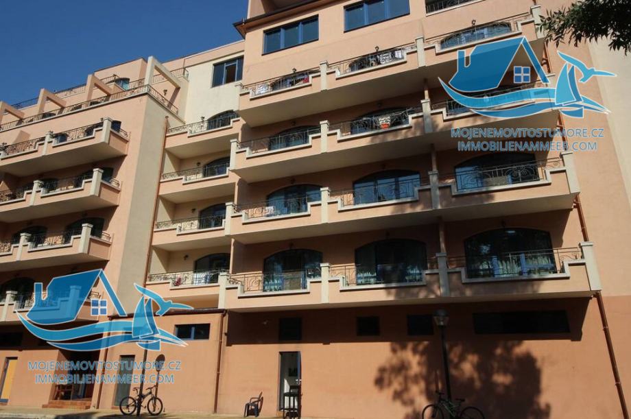 View of 3 rooms, centre of Sunny Beach, 100m to the beach, private parking ...