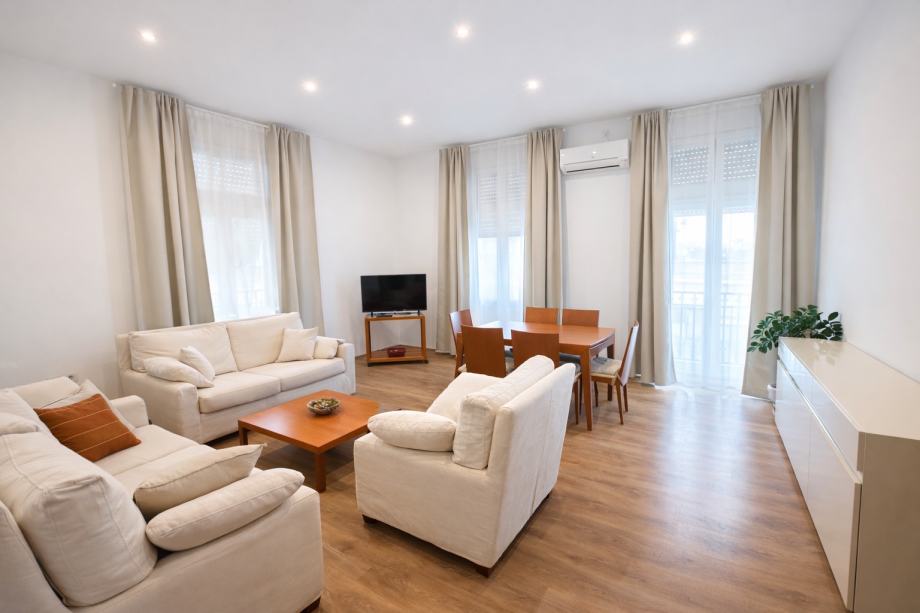 Brajda – 80m2, lift, balkon, pogled na more, 5 min od Korza — slika 1