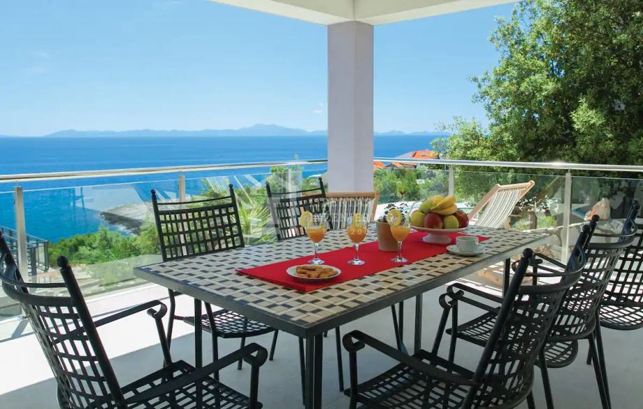 Prodaja atraktivne kuće s pogledom na more na Korčuli (prodaja)