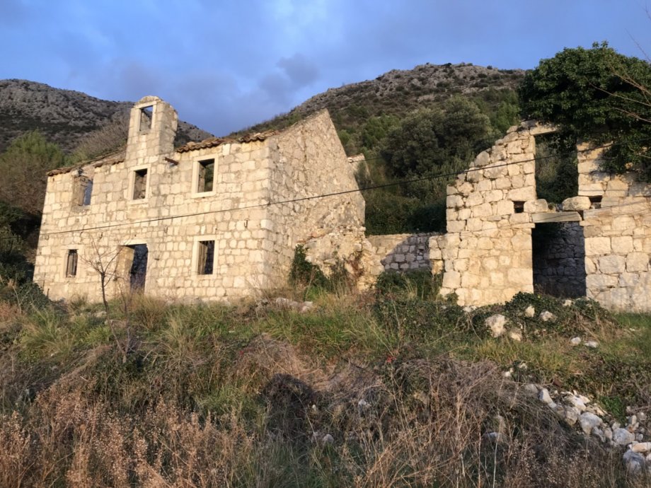 Dubrovnik-Brsečine, građevinsko zemljiste i obnova  stare kamene kuce
