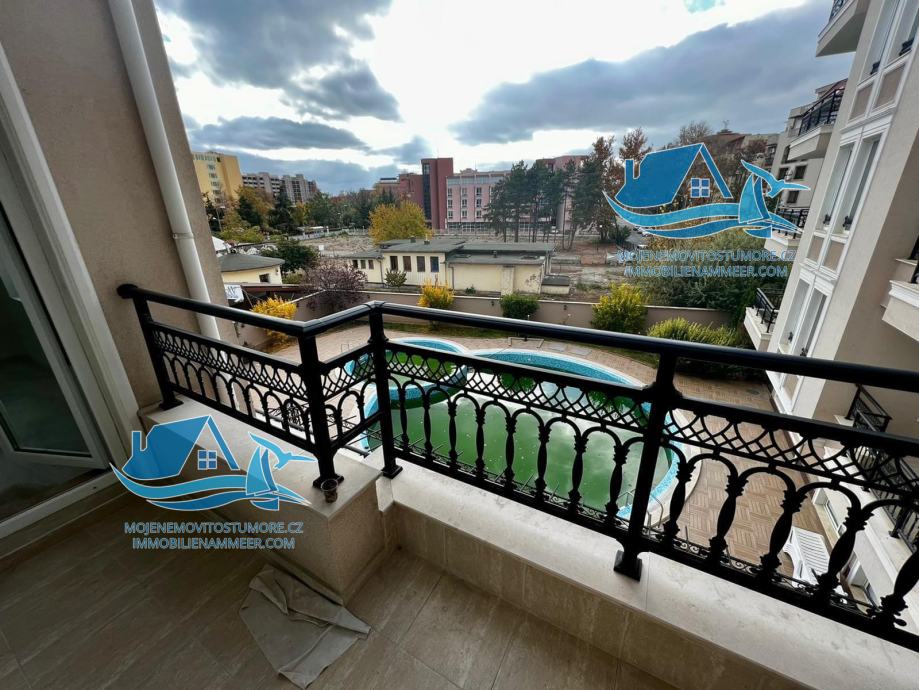 Beautiful furnished two bedroom apartment, low maintenance fee, Premie