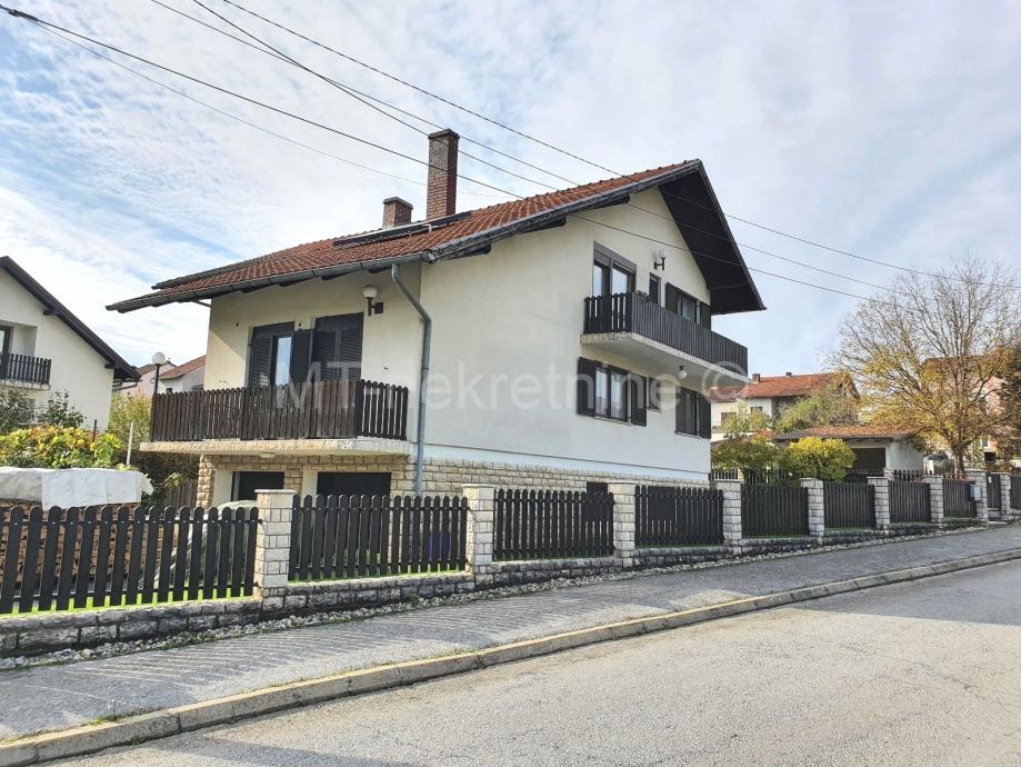Bjelovar, sjever, stan u kući, 135,73 m2 (prodaja)