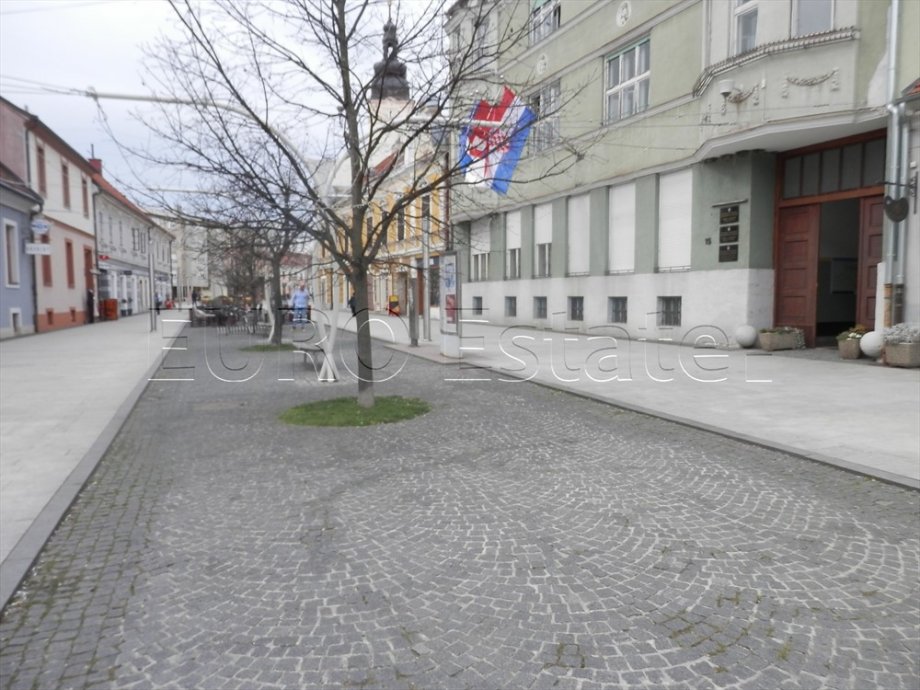 Čakovec - gradska jezgra: ulični lokal površine 126 m2, odlično stanje (prodaja)