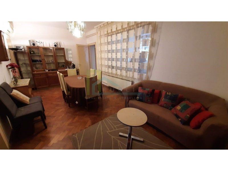 CENTAR 120 m2 Petrova ulica (prekrasan 4soban stan) (iznajmljivanje)