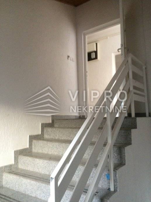 CentarPetrova ul, kuća 180 m2, 4S, parking (iznajmljivanje)