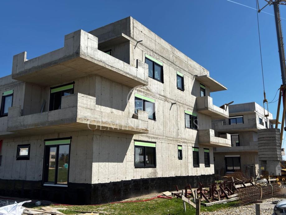 Četverosoban stan s 2 parkirna mjesta, 96,47 m², VELIKA GORICA — slika 1