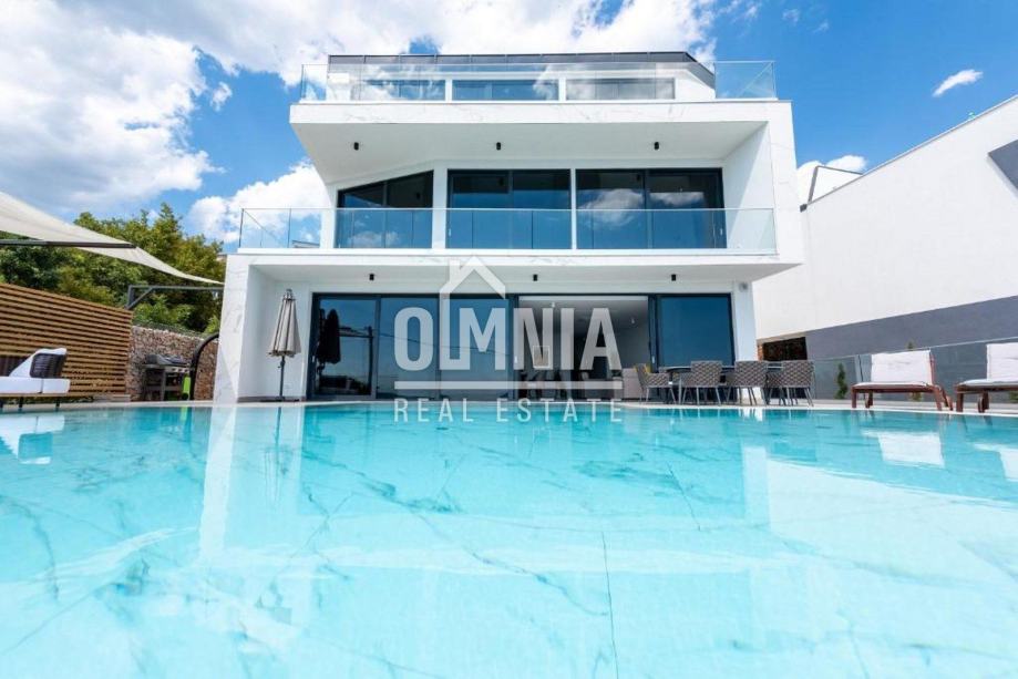 CRIKVENICA - Luksuzna suvremena villa s bazenom i pogledom koji oduzim (prodaja)