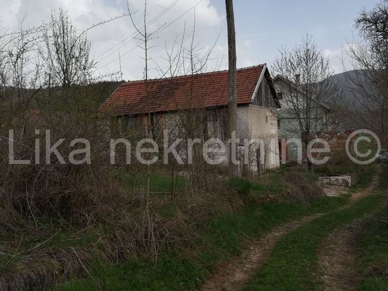 Doljani ( Otočac ) kuća katnica i četiri zgrade (prodaja)