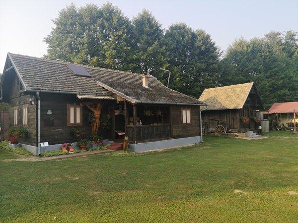 Donja Motičina, 432 m2