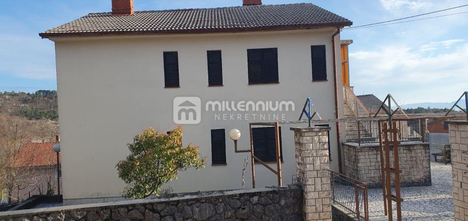 Drenova, 350m2, samostojeća kuća s 3 stana, garažom i konobom