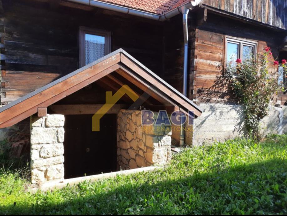 Drvena kuća s pomoćnim objektom - Laz Bistrički (prodaja)