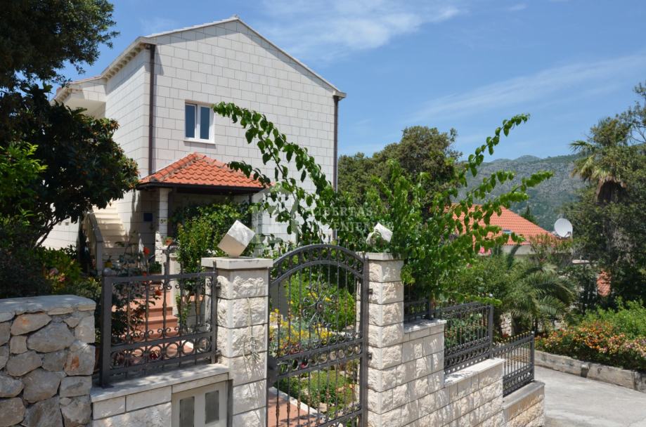 Kuća u blizini Dubrovnika 255m2 s garažom / SPREMNO ZA USELJENJE (prodaja)