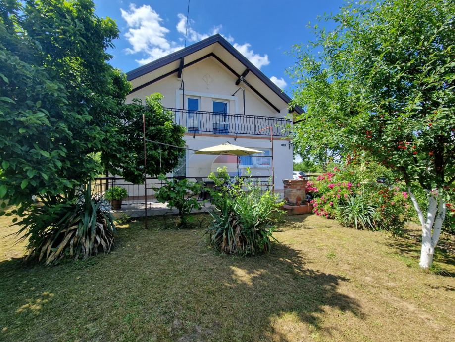 Dugo Dugo selo, Kozinščak-kuća sa garažom i okućnicom 1300m2 (prodaja)