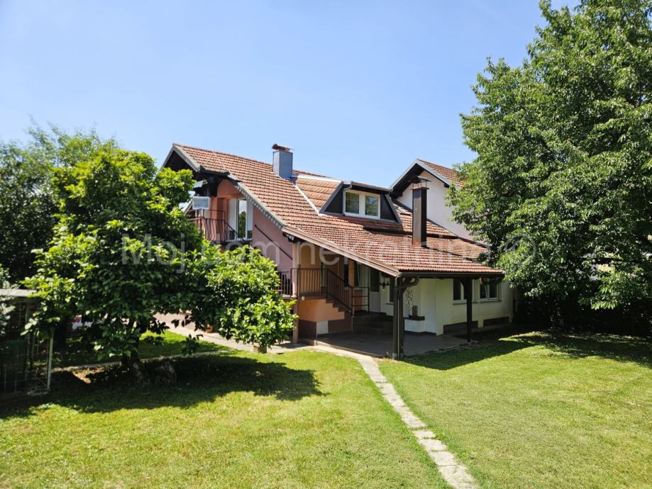 Dugo Selo, kuća s garažom na parceli od 590m2