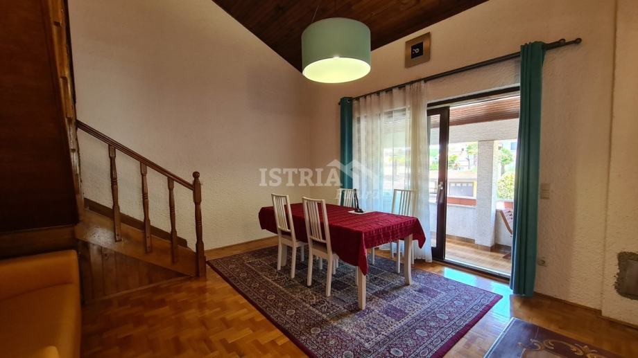 EKSKLUZIVA AGENCIJE - Obiteljska kuća na izuzetnoj lokaciji udaljena s ...