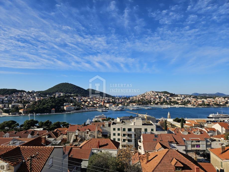 Prodaja stana za renovaciju s pogledom na more u Dubrovniku (prodaja)