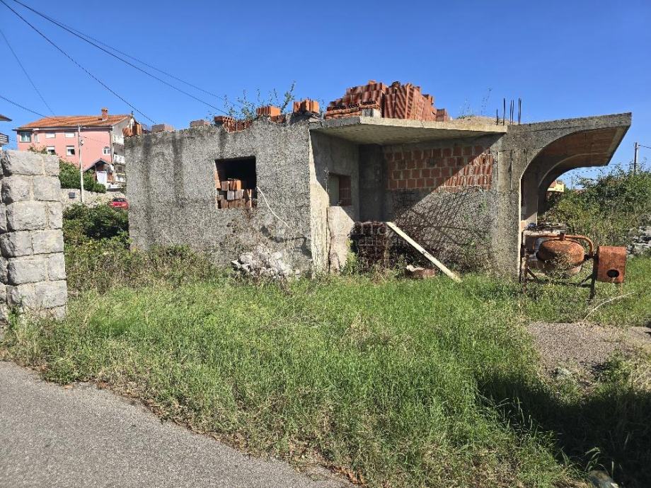 EKSLUSIVNO-ZAMET-Kuća-započeta  gradnja