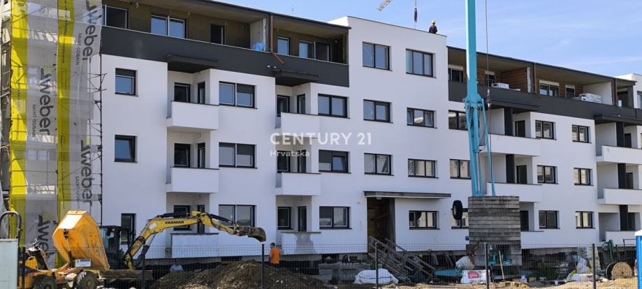 GALERIJA SJEVER - 2400€/m2 - prizemlje - loggia i terasa