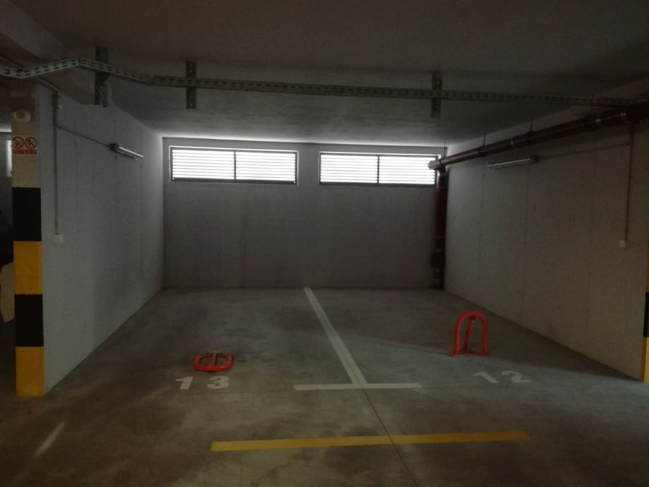 Garaža: Split, 13 m2 (iznajmljivanje)