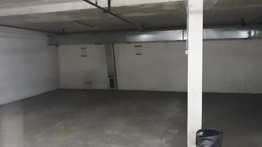 Garaža: Zagreb (Medveščak), 15 m2 (iznajmljivanje)