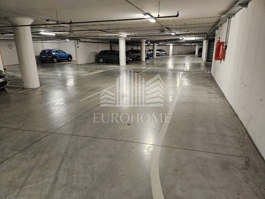 Garažno parkirno mjesto, 12 m2, Rudeš (prodaja)