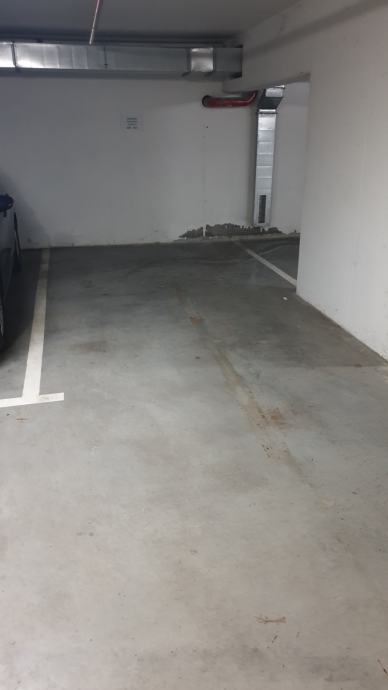 Garažno parkirno mjesto 15 m2 (iznajmljivanje)